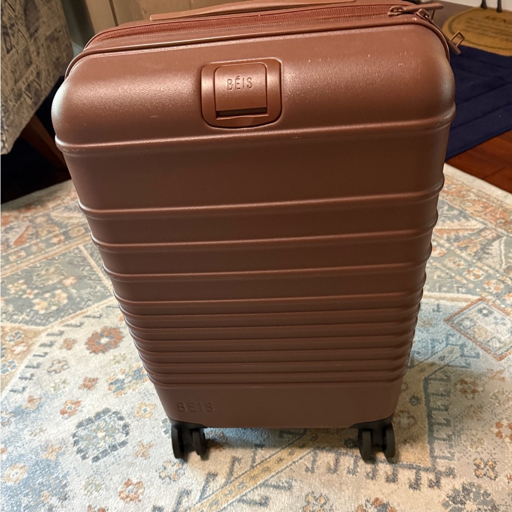Beis Maple Carry On